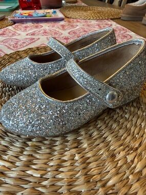 Girls Sparkle Mary Jane Flats in Silver
